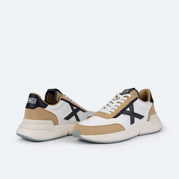 Zapatillas Munich Versus 84 en Beige – Estilo Versátil y Confort para Cada Paso - Imagen 2