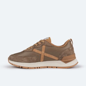 Zapatillas Munich Versatile 22 Marrón – Para los que Viven el Estilo sin Límites