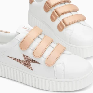 Zapatillas para mujer Vanessa Wu Bonnie en Blanco y Oro Rosa con Cierre de Velcro – Estilo y Comodidad en Cada Paso